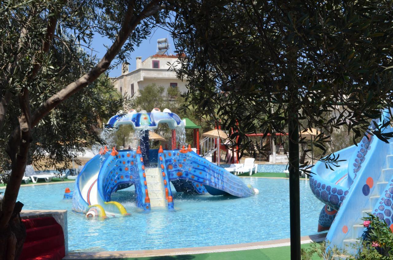 Zeytin Apart Otel Aquapark Айвалык Экстерьер фото