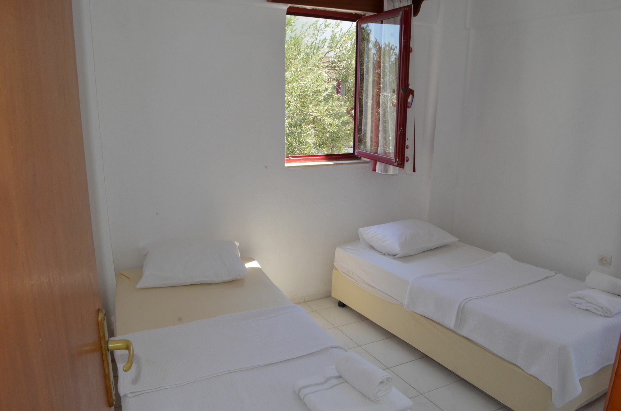 Zeytin Apart Otel Aquapark Айвалык Экстерьер фото